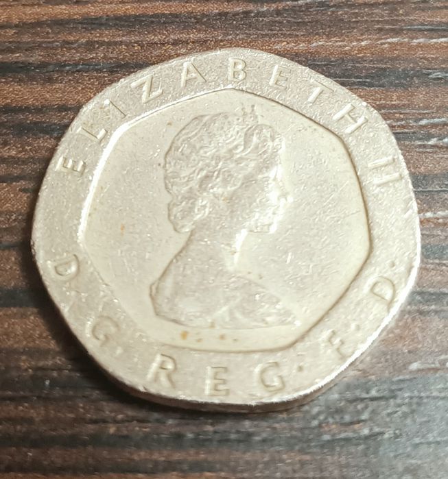Елизавета 2 Twenty pense