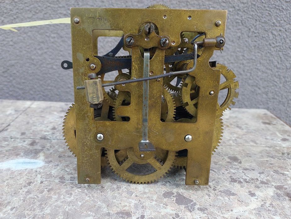 779 Mechanizm starego zegara ściennego Junghans 1918 do czyszczenia