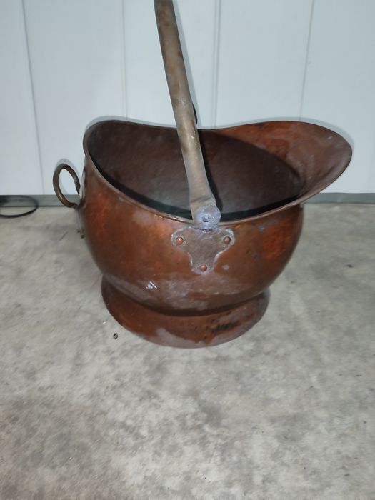 Balde para lenha em cobre