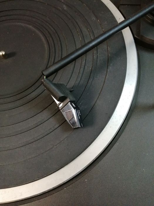Gramofon TECHNICS model SL-BD20D