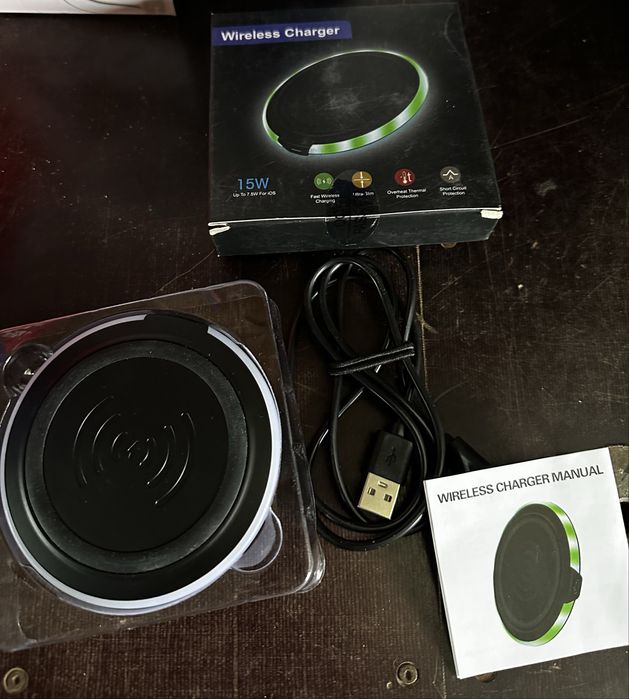 Безпровідна зарядка з RGB