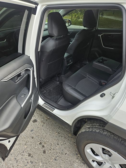 Продам RAV 4, 2021 р.  мех(6-ст)