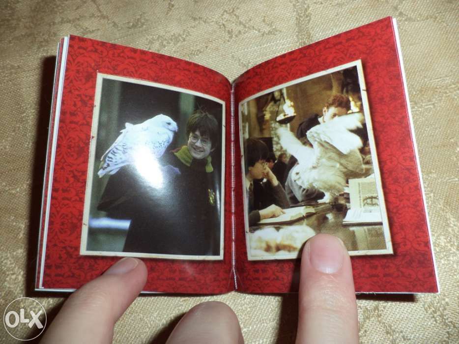 Harry Potter coruja Hedwig em gaiola removível + livro de autocolantes