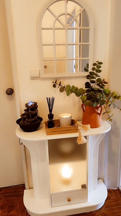 Vendo conjunto de móvel de entrada com espelho janela decorativo