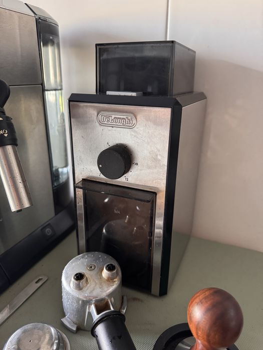 Delonghi EC685 e Moinho de cafe Delonghi KG89