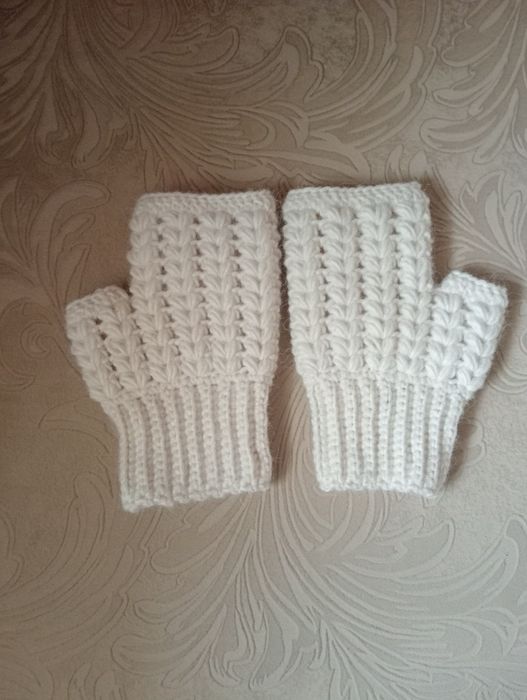 Мітенки жіночі в'язані гачком