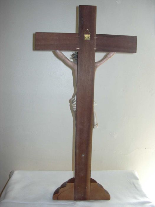 Crucifixo em madeira
