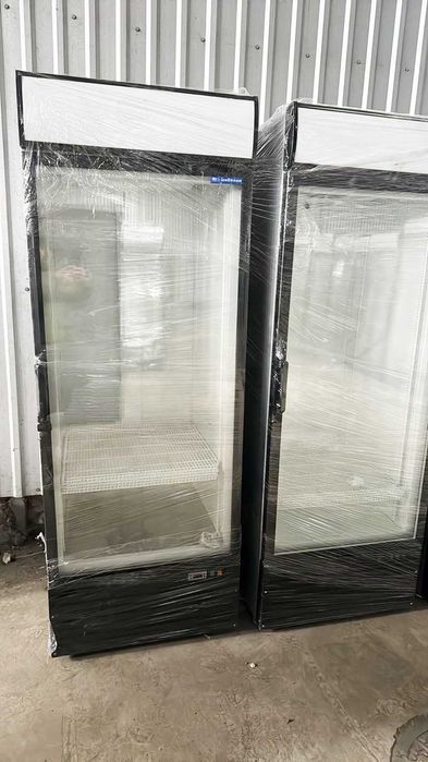 Холодильна шафа вітрина для напоїв,молочки,квітів UBC Optima Антрацит