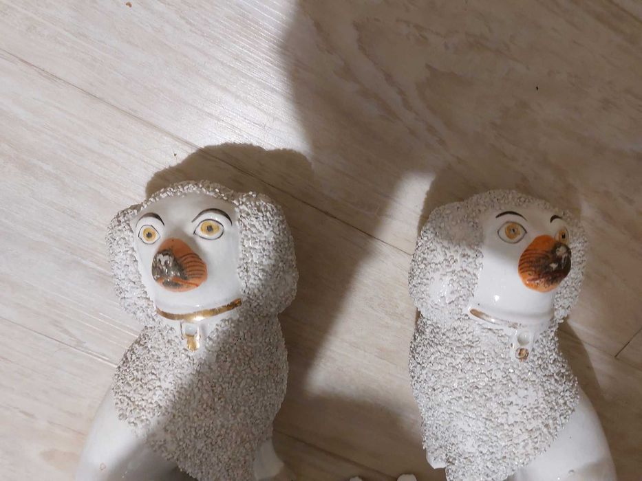 Figurki psów Staffordshire