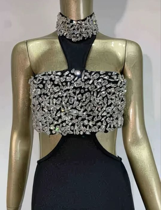 Вечірня сукня.