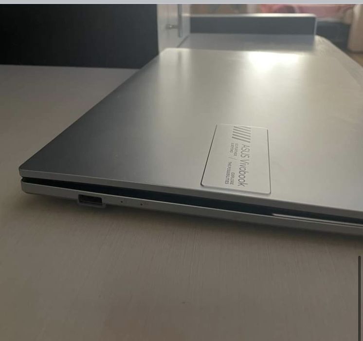 Продам ноутбук для роботи без світла, а також для деяких ігор.