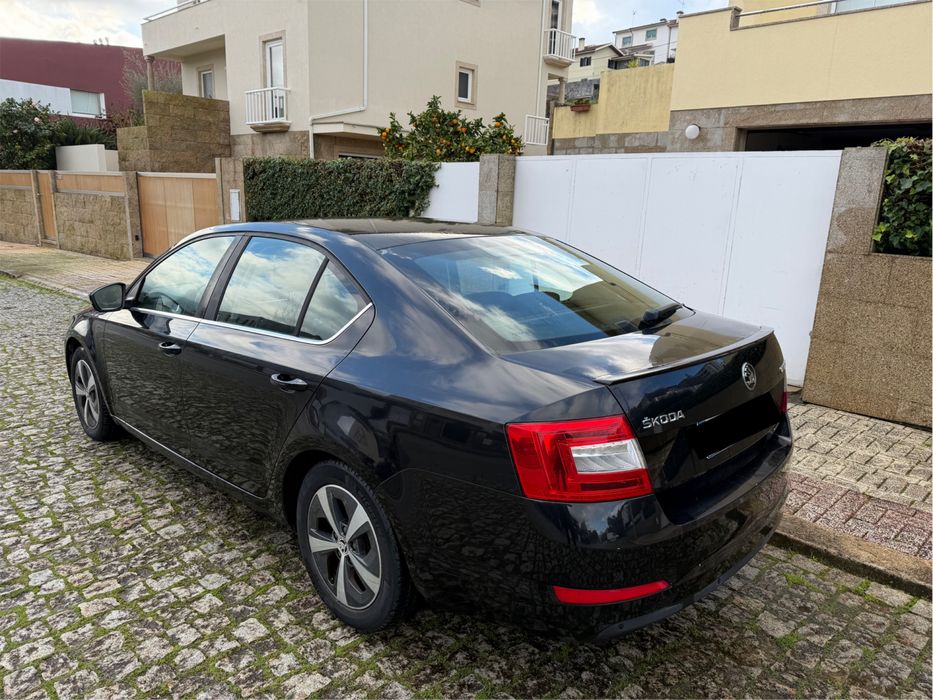 Skoda Octavia 1.6 TDi UM DONO Nacional Poucos Km