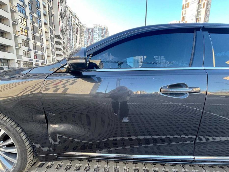 Автомобіль седан КІА  К7