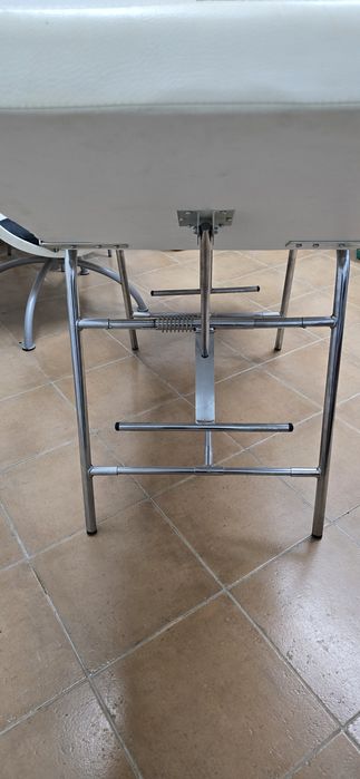 Marquesa em pele usada