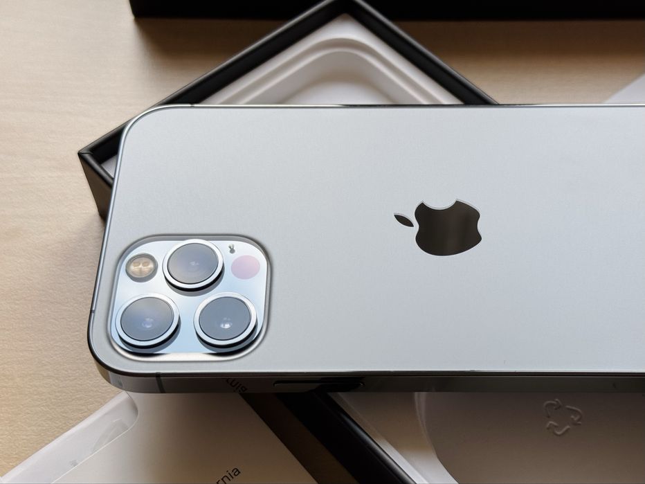 Iphone 12 pro 256 gb, батарея 81%