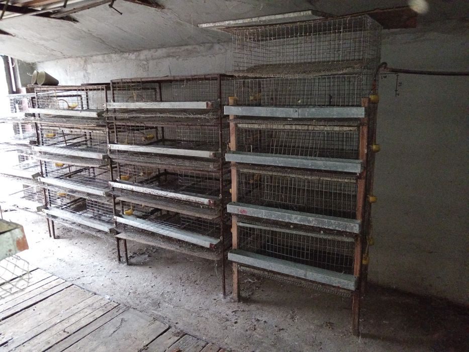 Продам Б/У клетки для перепелов.