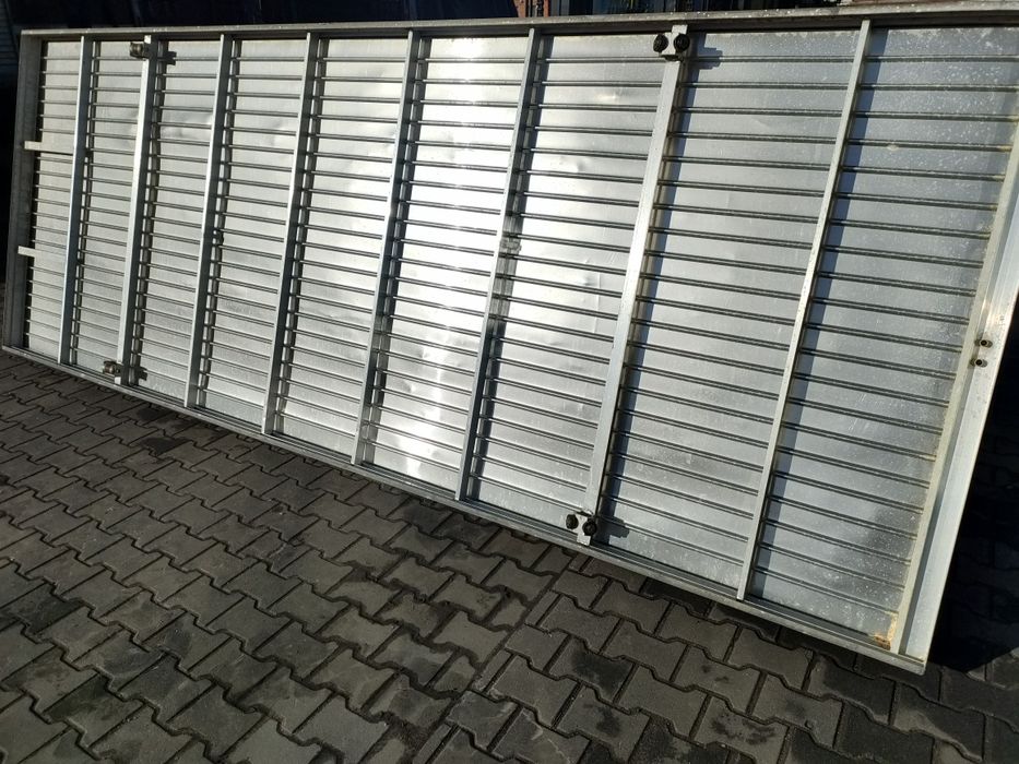 Stoły zalewowe 1.6mx5.65m z wkładem aluminiowym