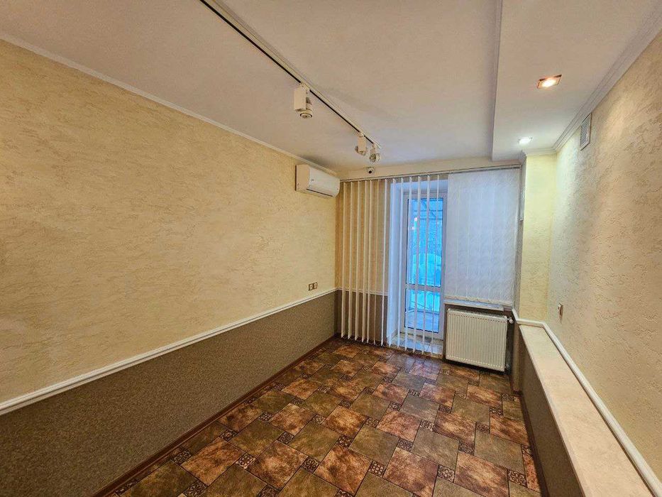 Оренда комерційного приміщення, центр, вул. Шептицького