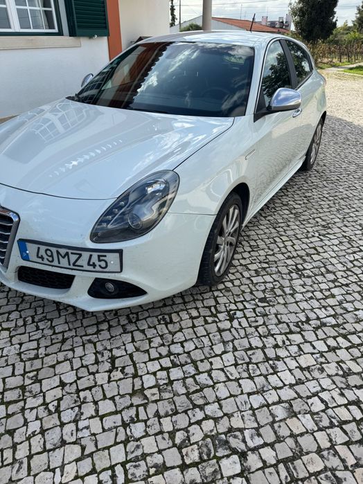 Giulietta 1.6 JTDm Distinctive – 116.000 km – Excelente – Particular
