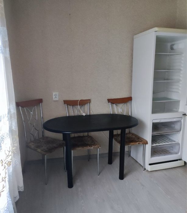 Здається 1- кімнатна ЦЕНТР квартира на довготривалий термін