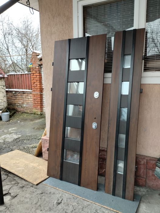 Двері вхідні броньовані фірма "Страж"