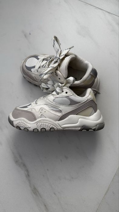 Дитячі кросівки Zara