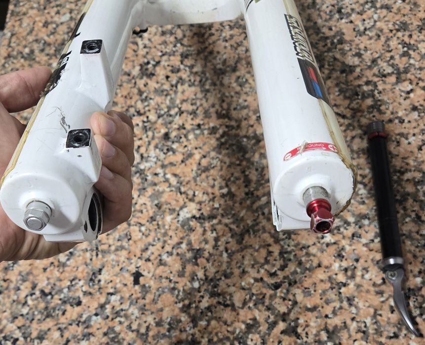Suspensão SR Suntour Durolux RCA 180mm