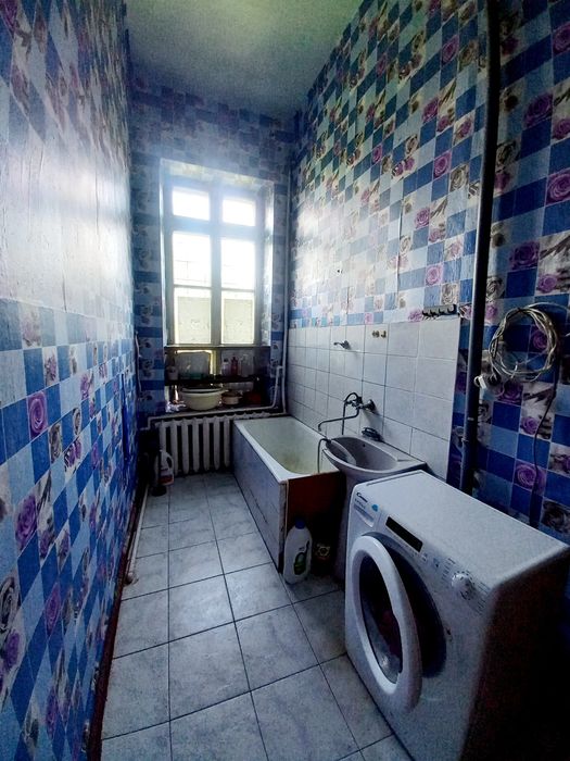 Продам 5-кімнатну квартиру 236.1 м² (2 квартири: 2к + 3к), 1 поверх, підвал