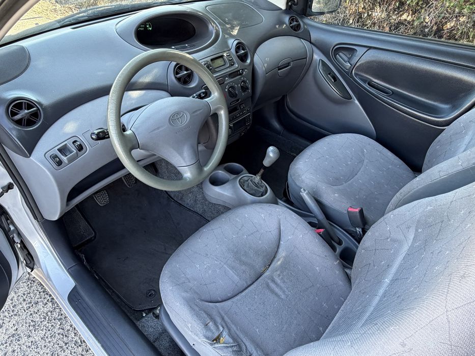Toyota Yaris 1.0 gasolina