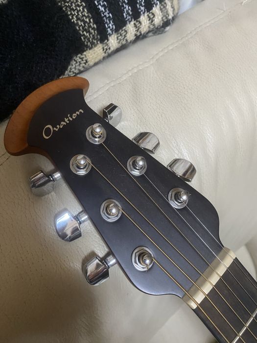 Vendo Ovation como nova
