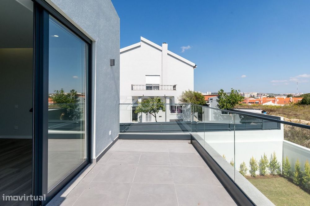 Moradia T4 Com Piscina Nova Construção A Venda Barcarena/ Oeiras