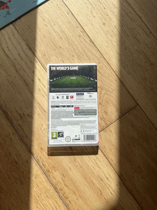 Caixa FIFA 23 para guardar o jogo
