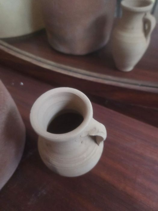 Quartinha antiga em terracota .