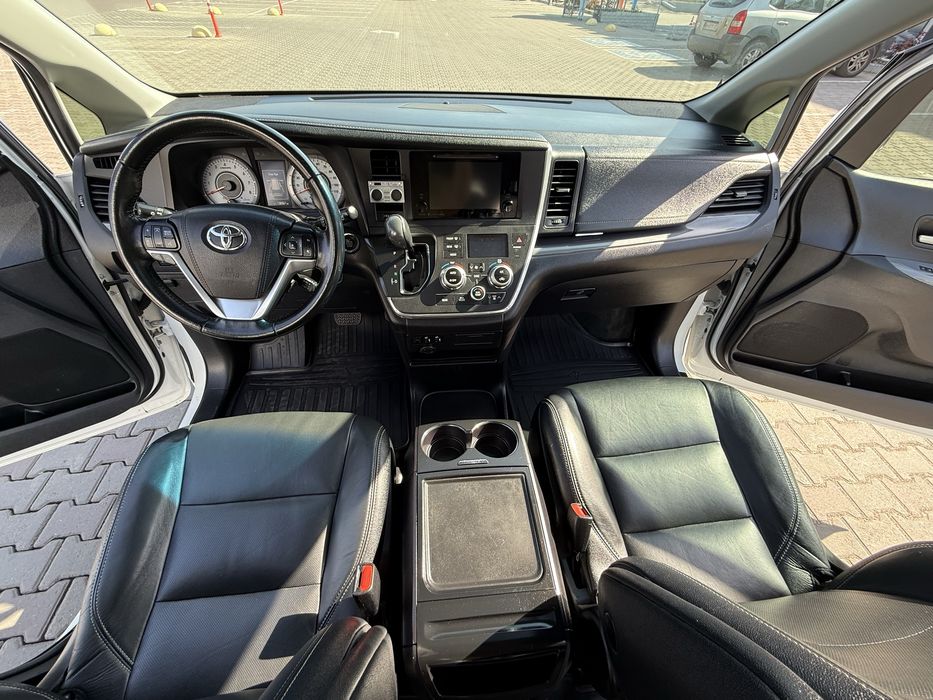 Продам Toyota Sienna 3.5  2016г Газ+Бензин