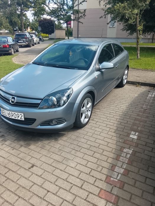 Opel Astra h GTC turbo 2.0