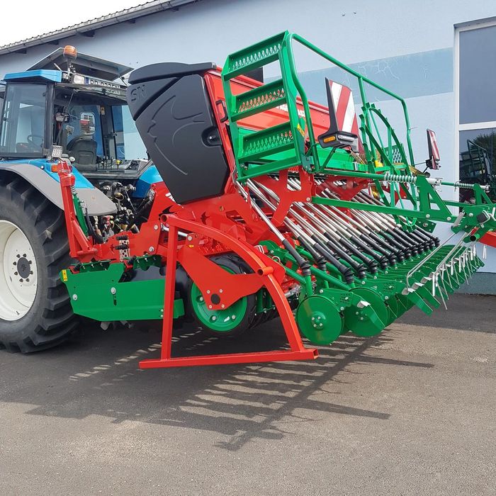Agro-Masz SN301+ANT30  PROMOCJA! Siewnik nadbudowany SN301+ANT30 AGRO-MASZ