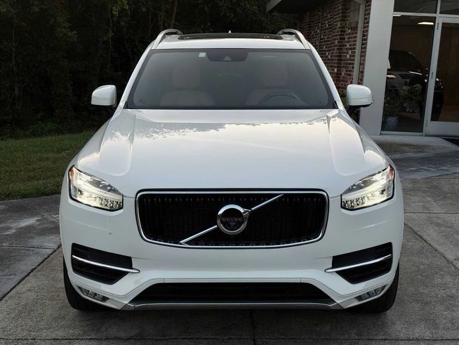 Volvo XC90      2018