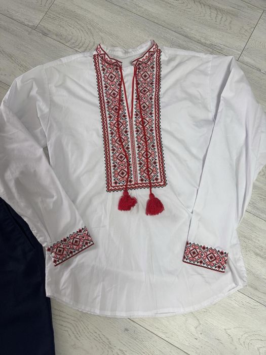 Вишиванка, сорочка та брюки