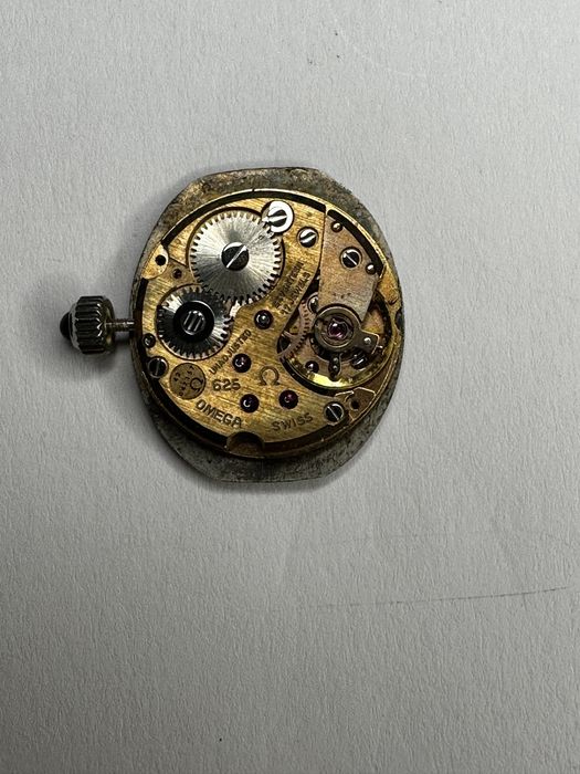Movimento Omega 625 seminovo
