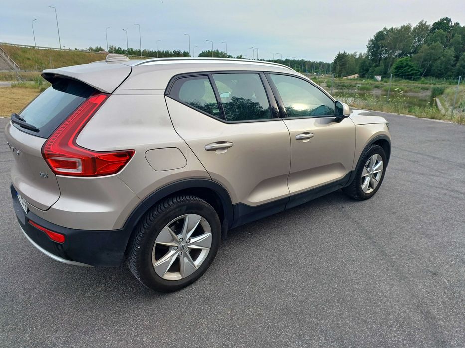 Volvo XC40 B3 MILD HYBRID - sprzedaż  lub dalszy leasing
