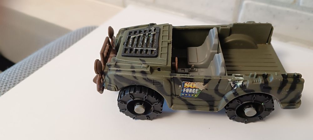 Детские игрушки машины.