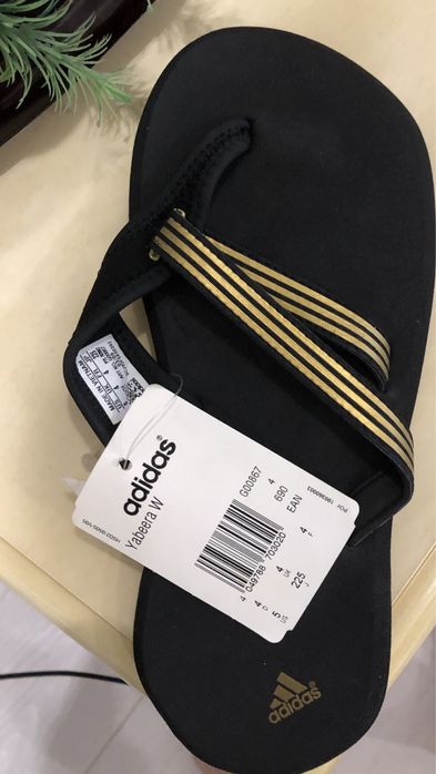 Шльопанці Adidas оригінал. Нові.