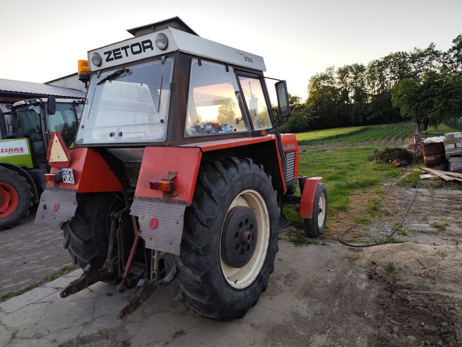 Ciagnik rolniczy Zetor 8011