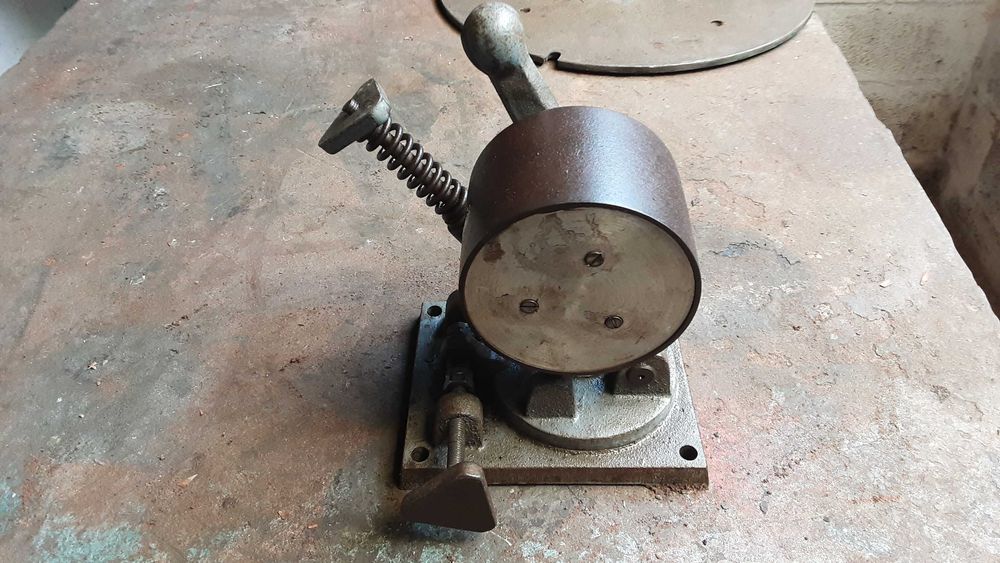 Lixadeira com rolo esticador