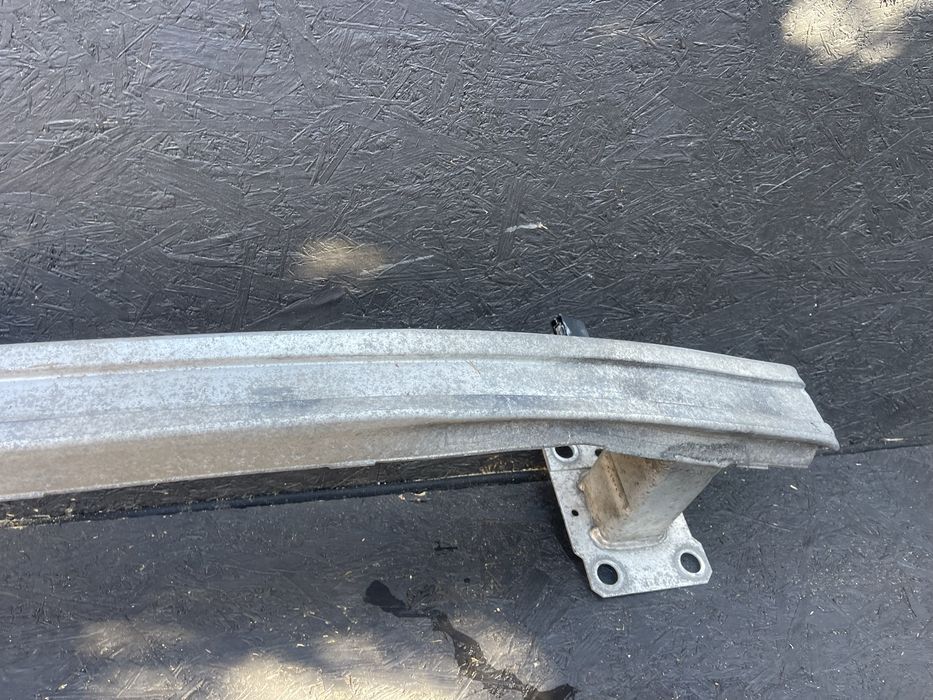 Уселитель бампера Рено Меган3 Підсилювач бампера Рено Меган3