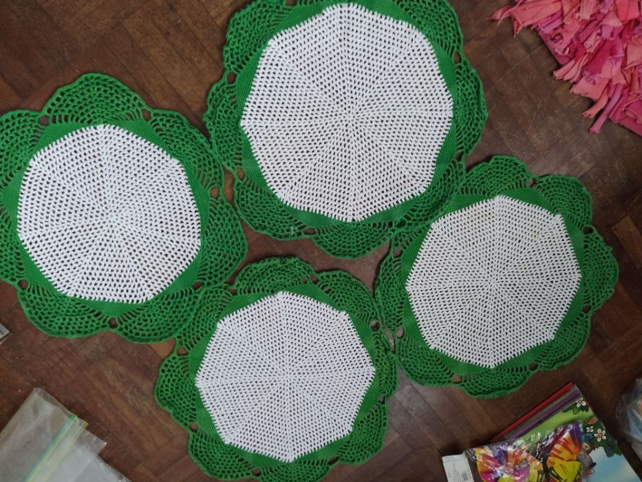 Naperons em renda de crochet redondos (4)