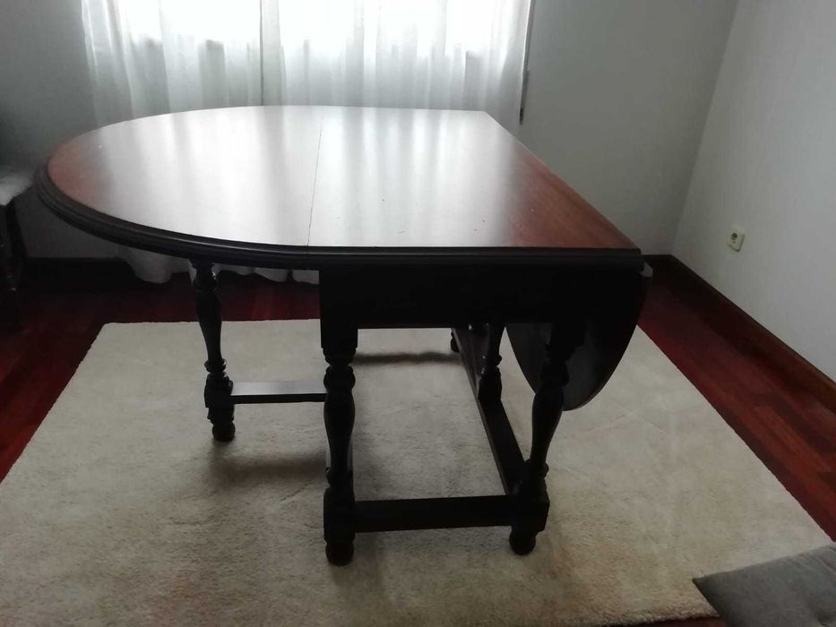 Mesa madeira maciça + cadeiras