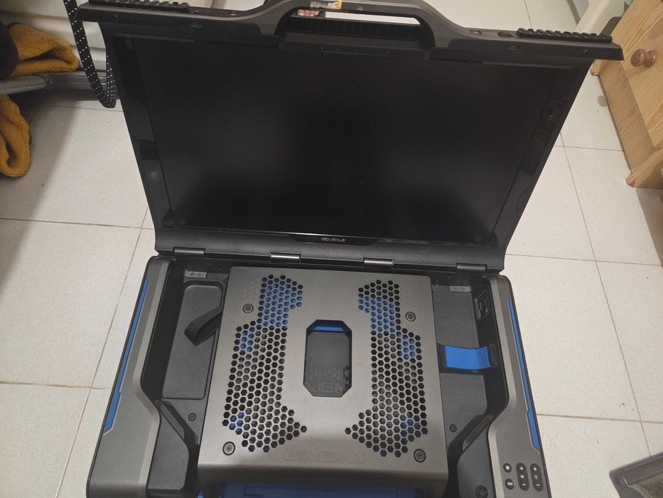 Mala Games em bom estado
