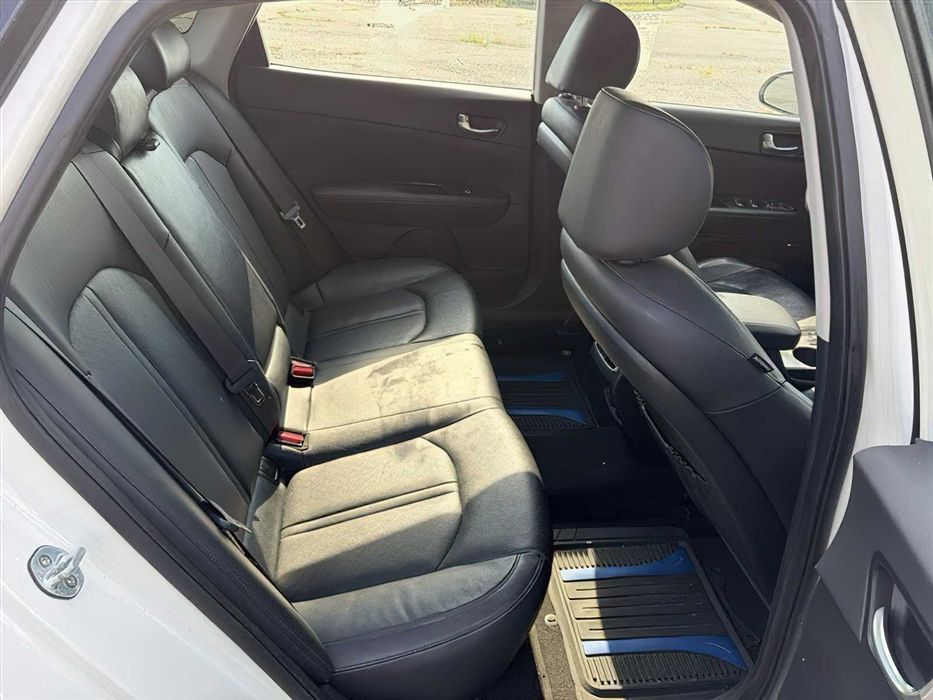 Kia Optima Hybrid      2017