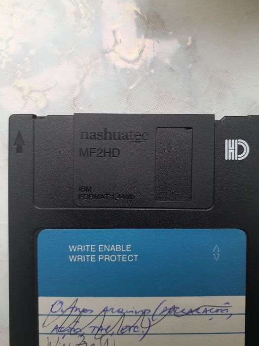 MF2HD Diskettes + Archive435647786013829121